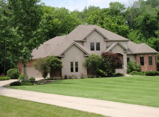 6581 McEwen Rd, Centerville, OH 45459