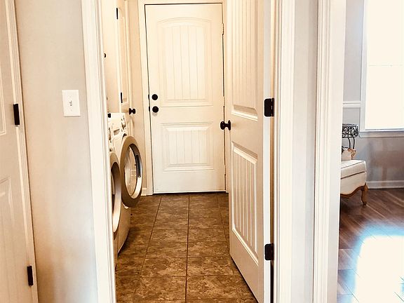 5th image of 4211 Zephyr Ct