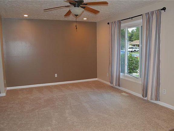4th image of 5504 Wallace Blvd