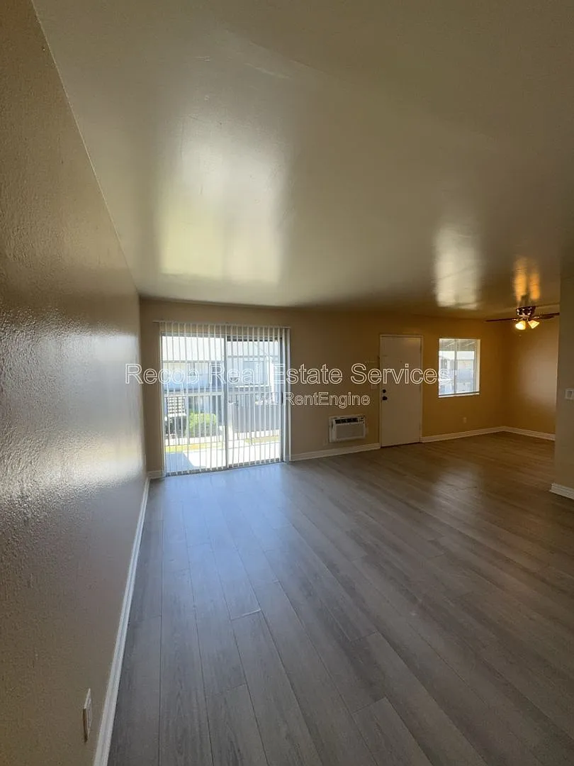 Building Photo - 716 Broadway #18