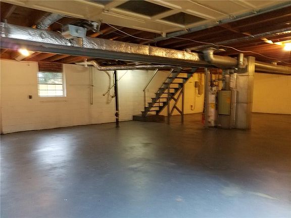 2nd image of 2931 White Oak Ter SW