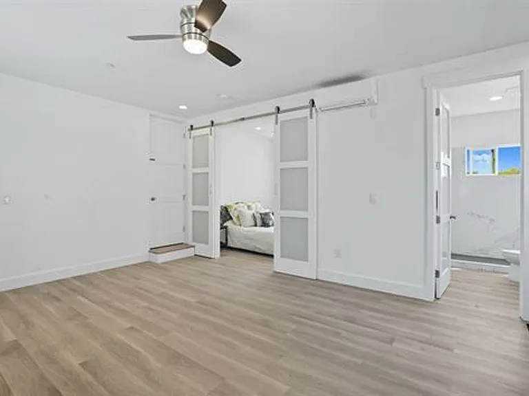2080 Curtis Dr — Photo 22
