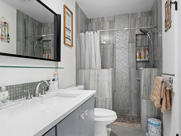 512 Edwards Dr — Photo 22