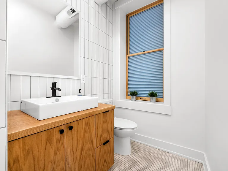 133 W Elder St #2 — Photo 16