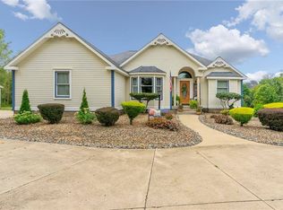 5855 Timberline Ct, New Middletown, OH 44442