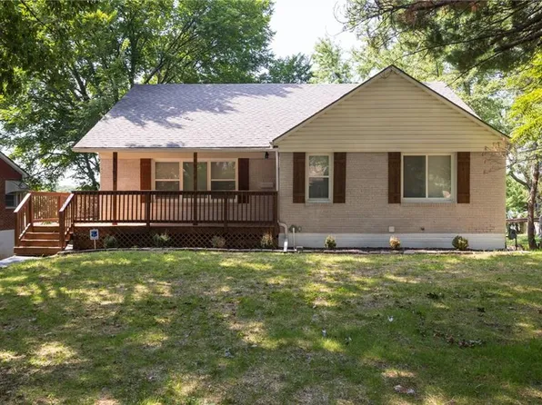 319 E Bellevista Dr, Independence, MO 64055