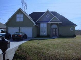 702 Evangeline Rd, Montz, LA 70068