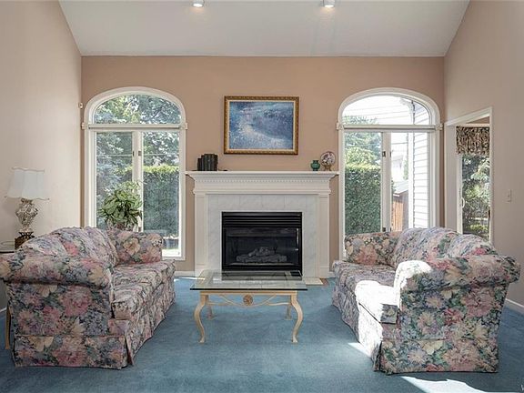 3rd image of 74 Steinway Ct