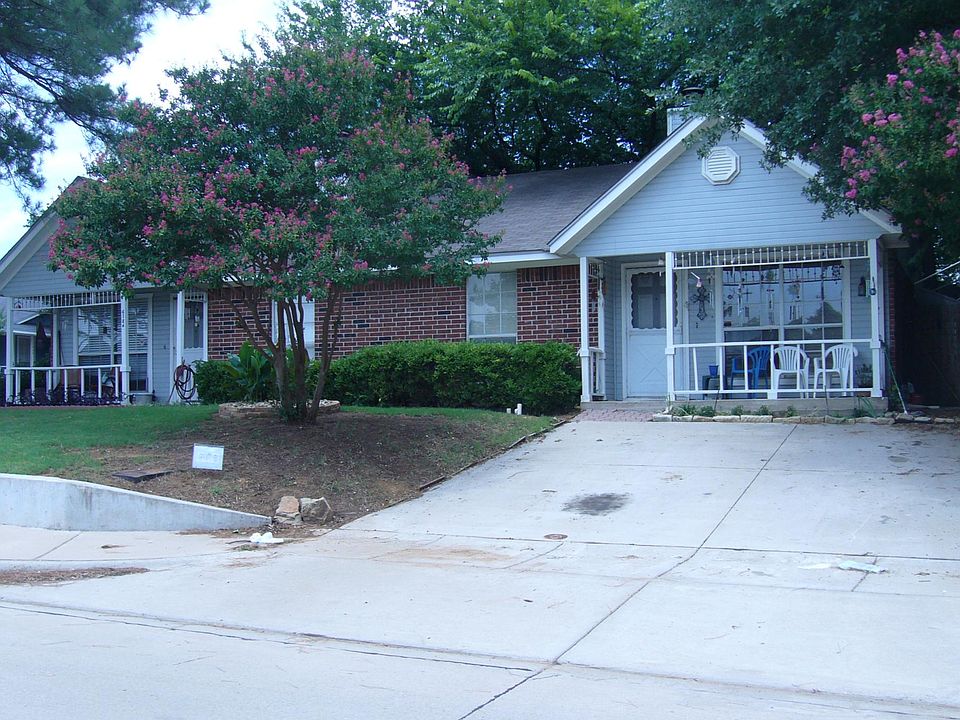 1st image of 618 Cousins Ln APT B
