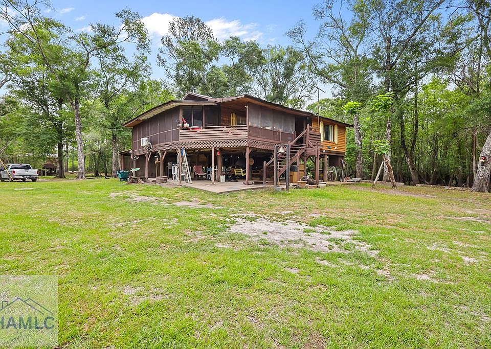 1st image of 10 Cabin Rd