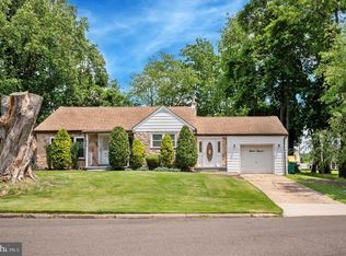 711 Winder Dr, Bristol, PA