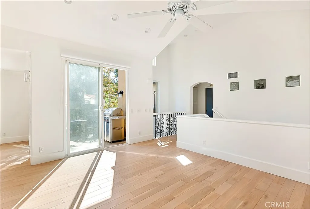 2 bed, 1326 sqft, $5,500 — Photo 4