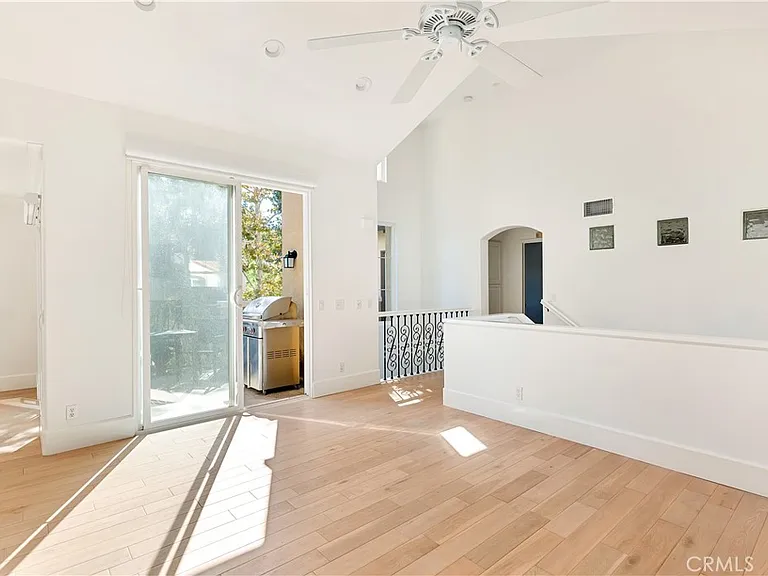 1 Savona Ct — Photo 4