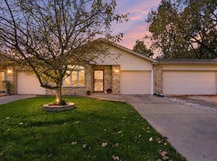 8514 Kleinman Rd, Highland, IN 46322