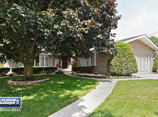 884 S Linden Dr, Elmhurst, IL