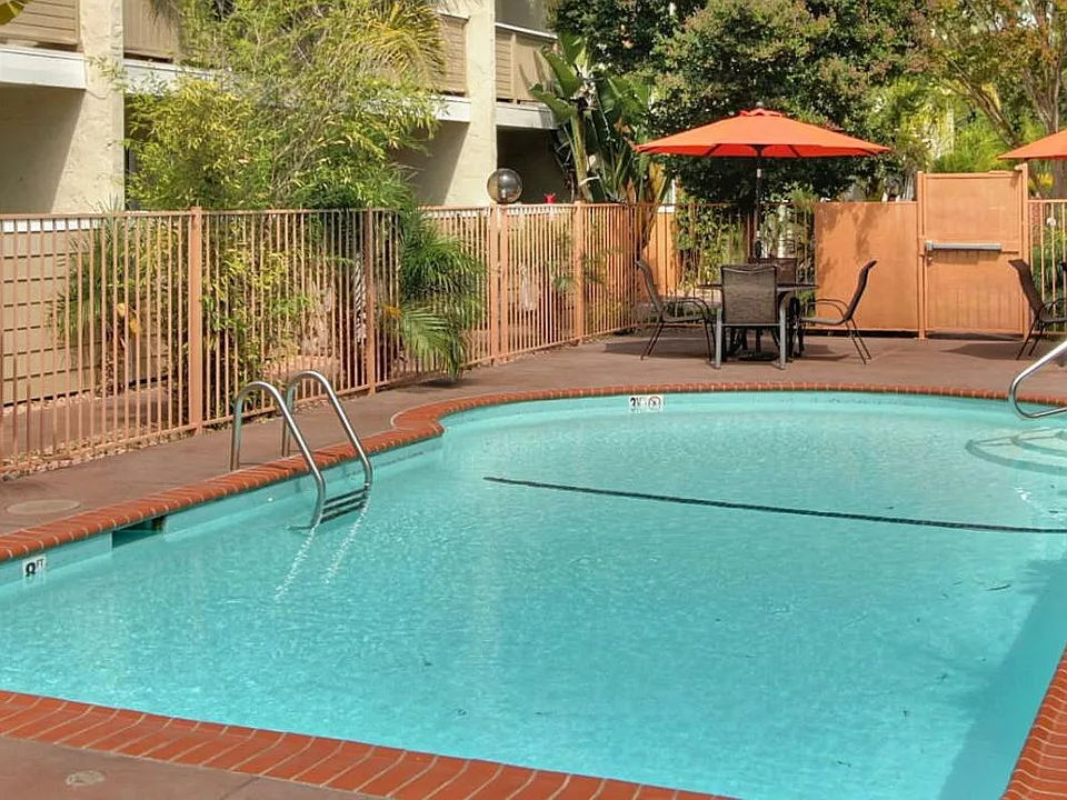 415 Acalanes Apartments