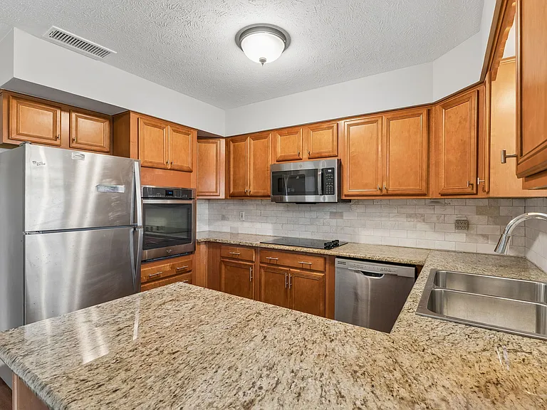7023 Kingsbury Dr — Photo 7