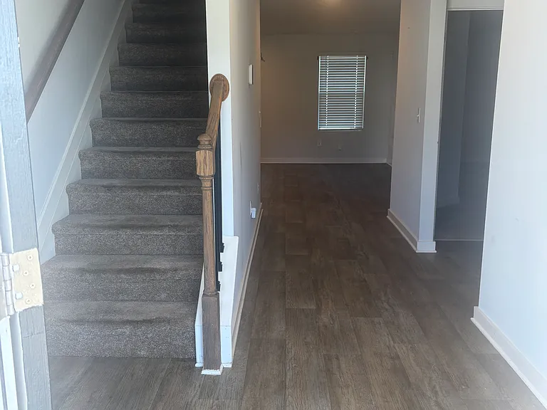 221 Overlook Rd — Photo 2