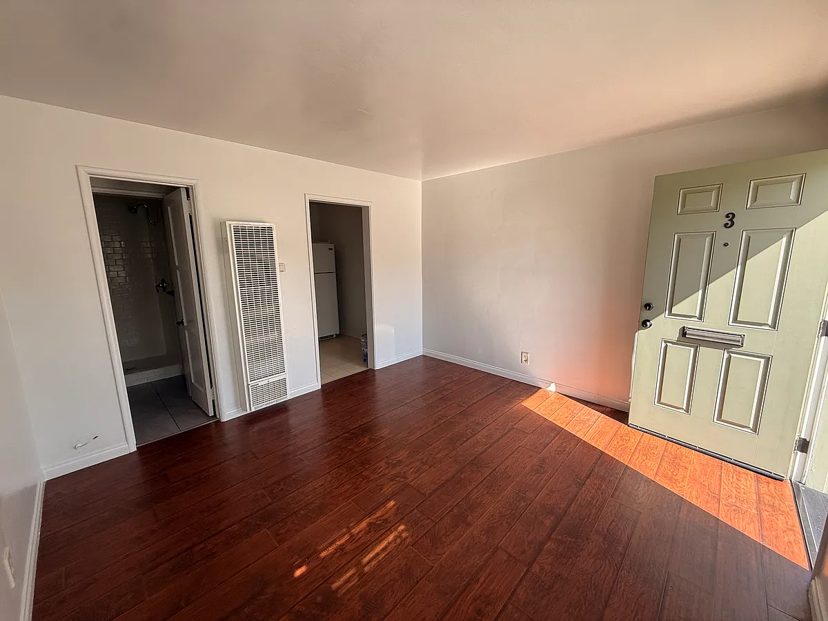 Building Photo - 548 W Imperial Ave #3