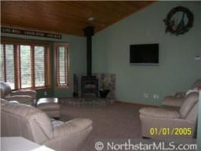 3rd image of 4025 Pawnee Dr SE
