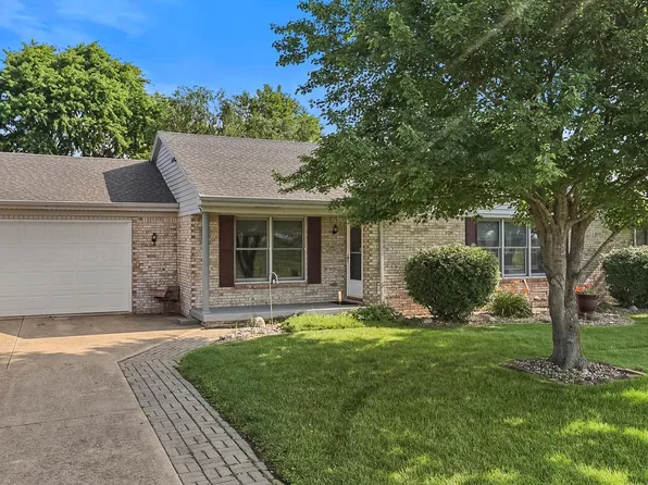 608 E Oaks Rd, Urbana, IL 61802