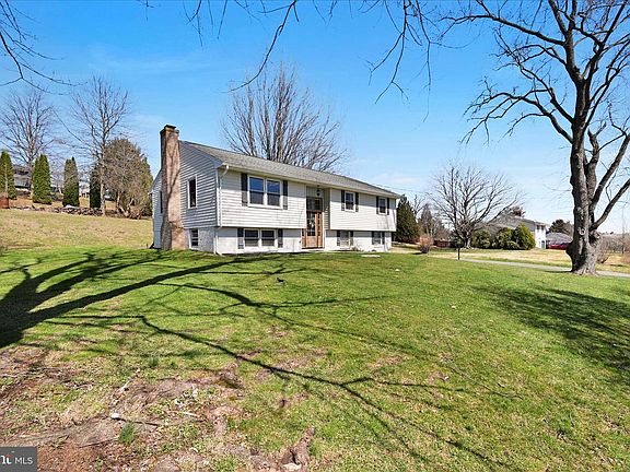 3rd image of 668 Scotland Rd