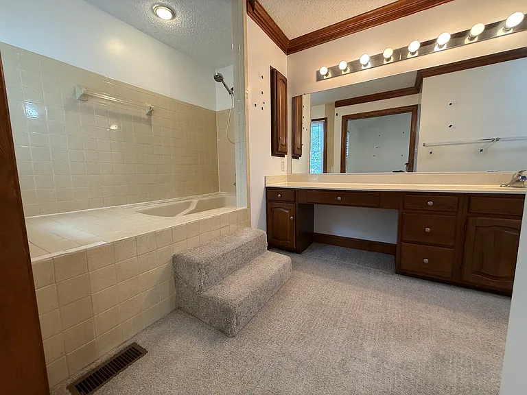 722 Lord Dunmore Dr — Photo 10