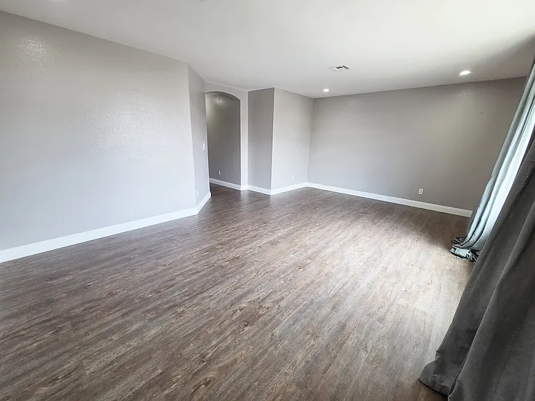 9946 Burton Lake Ct — Photo 37