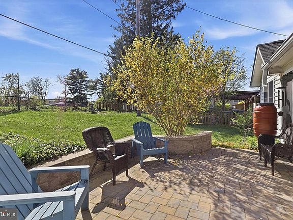 4th image of 294 Pinoak Dr
