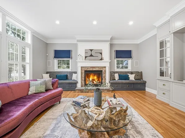24 Normandy Rd, Lexington, MA 02421