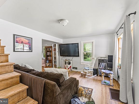 4th image of 15364 Sabillasville Rd