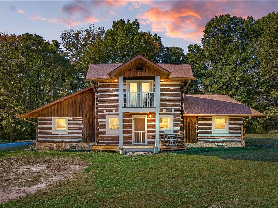 1st image of 360 Woods Hollow Rd