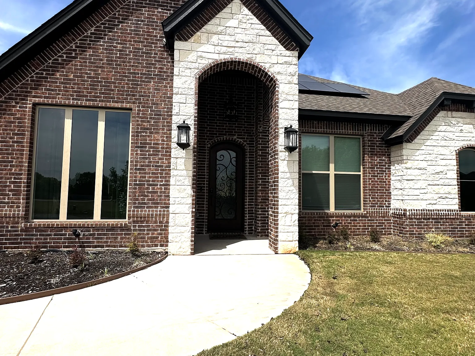 4 bed, 2455 sqft, $3,900 — Photo 3