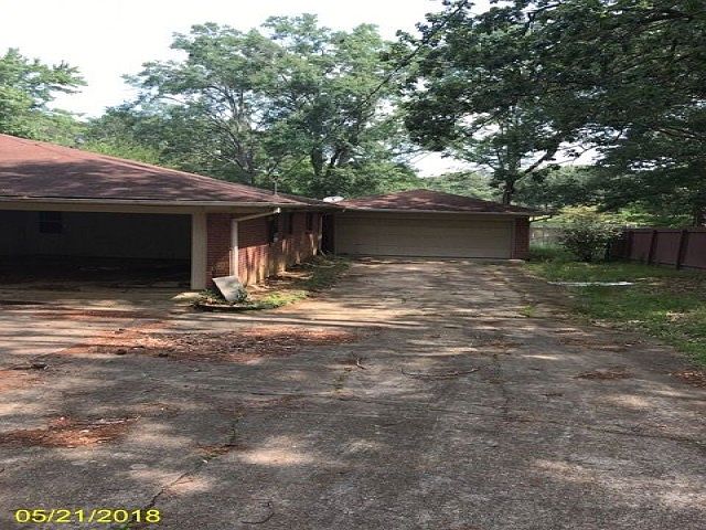 2nd image of 512 Forest Lake Cir
