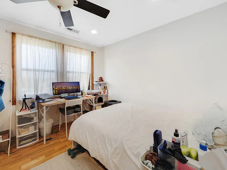 1148 W Belmont Ave #3 — Photo 9
