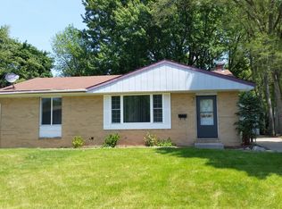 1754 Benjamin Ave NE, Grand Rapids, MI 49505