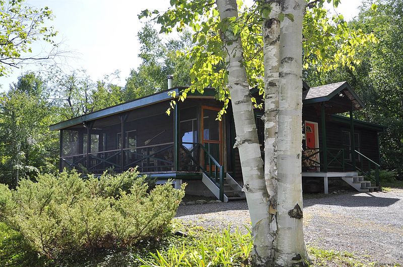 5th image of 49 COLVIN Road