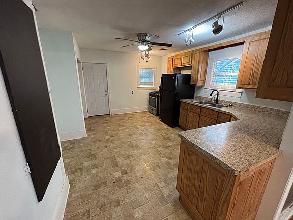 4th image of 909 W Wardville St