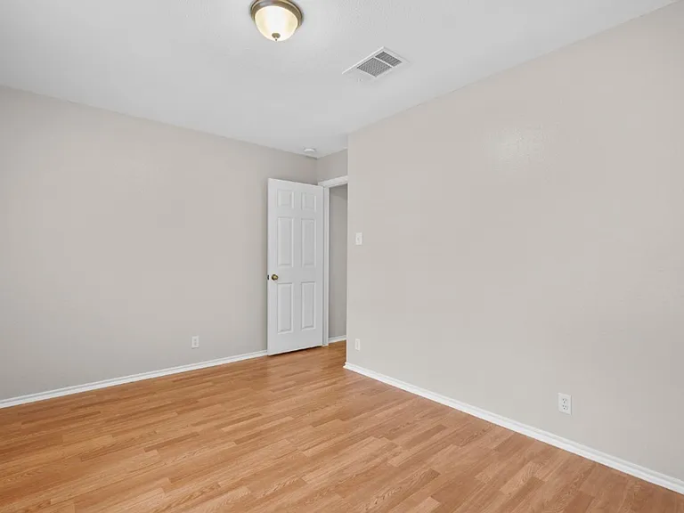 905 Lodosa Dr — Photo 21