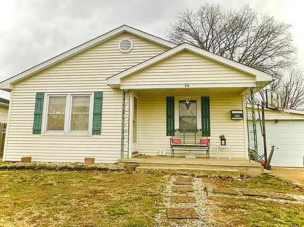 219 Rose Ln, Red Bud, IL 62278