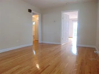 176-178 Oliver St #1 — Photo 2