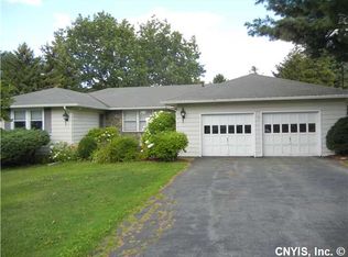 4952 Manor Hill Dr, Syracuse, NY 13215