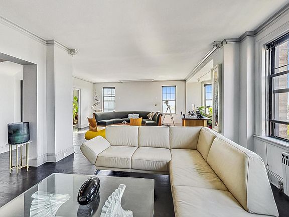 5th image of 7321 S South Shore Dr APT 11E