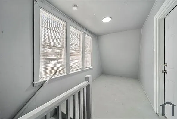 12000 S Perry Ave — Photo 18