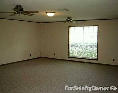 Bonus Room
						:
						Large spacious room. Extra bedroom/play room/ TV room.