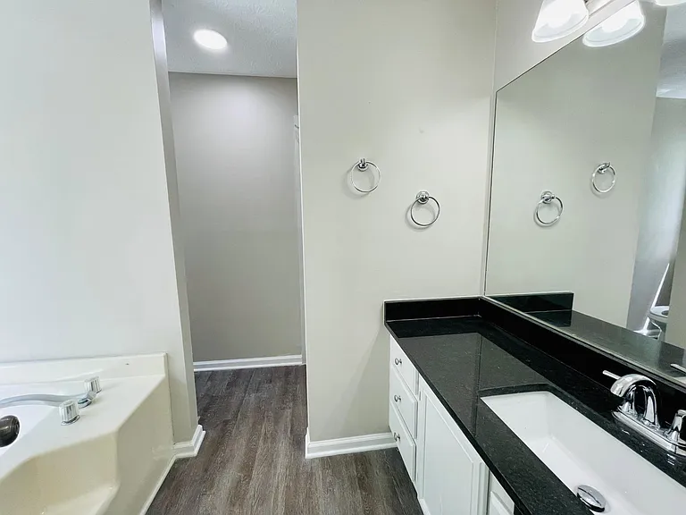 4215 New Towne Dr — Photo 10