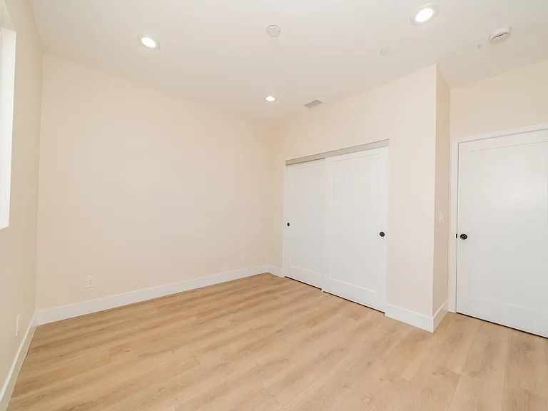 11186 Vernon Ave #B — Photo 13