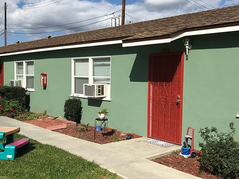 1873 Patricia Ave — Photo 16