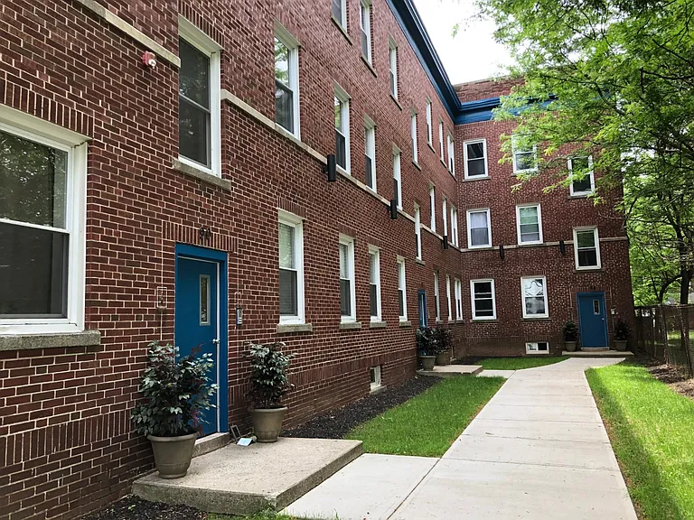 90 Bristol St #10 — Photo 16
