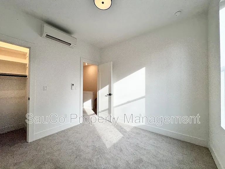 4381 SE Tolman St #1 — Photo 12